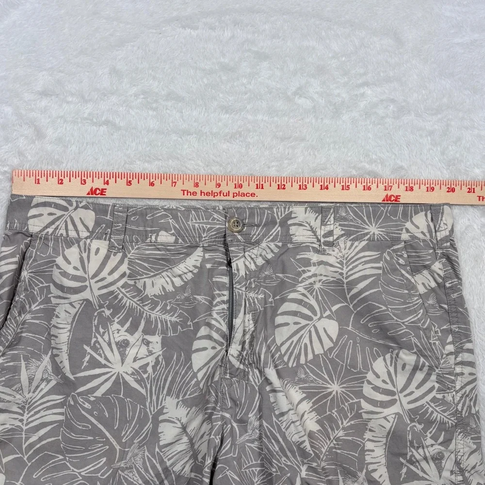 Columbia‎ Shorts Mens 40 Gray White Tropical Washed Out King Palms Chinos Hawaii